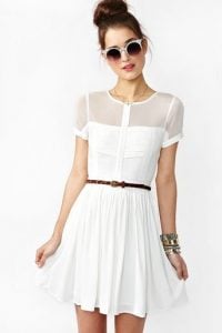 vestido-plumeti-blanco-con-cinturon